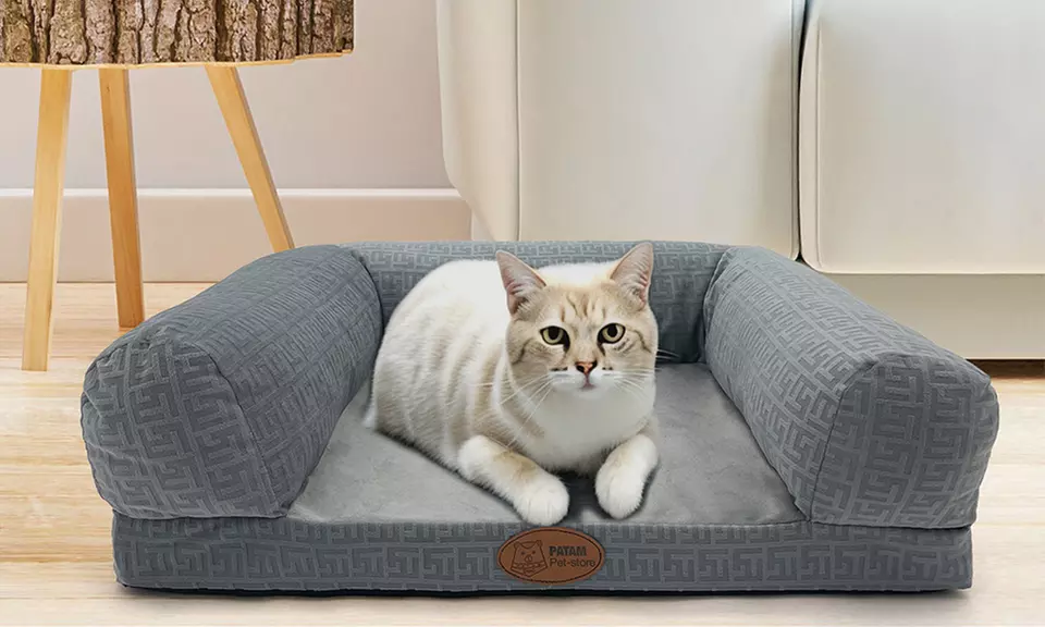 Cucce, lettini e divanetti per cani e gatti in vari modelli e misure