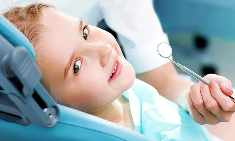 Limpieza bucal con opción a limpieza de encías en 1 o 2 arcadas para 1