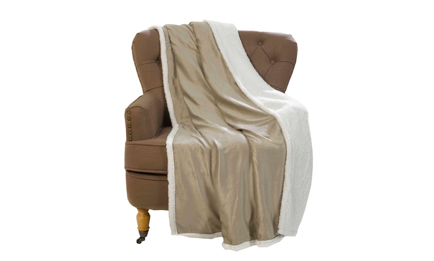 Image 2: Two Reversible Sherpa Throws 