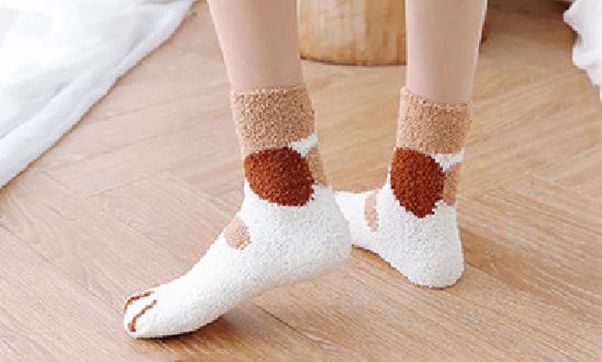 Image 11: One or Six Pairs of Fleece Cat Paw Socks