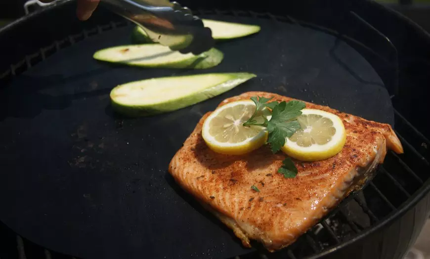 Image 4: Up to Ten Non-Stick Reusable Grill Mats
