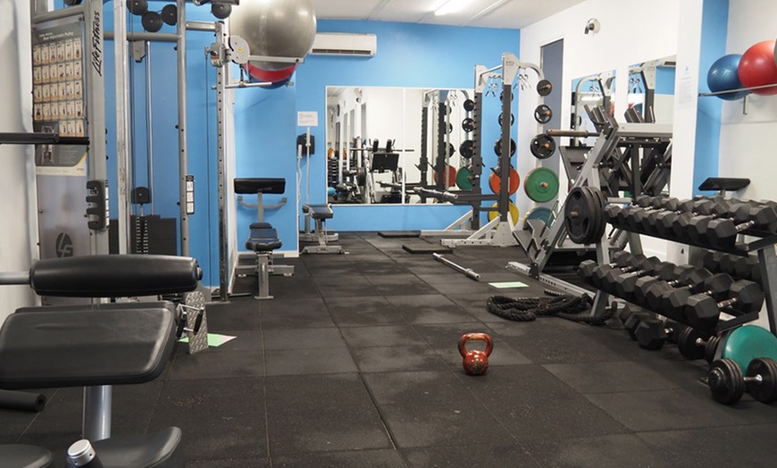 Image 3: Up to 90% Off a Gym Day Pass or Membership at Elanora Squash Club