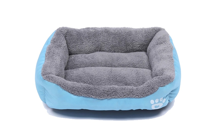 Image 2: Winter Warm Pet Lounge Bed