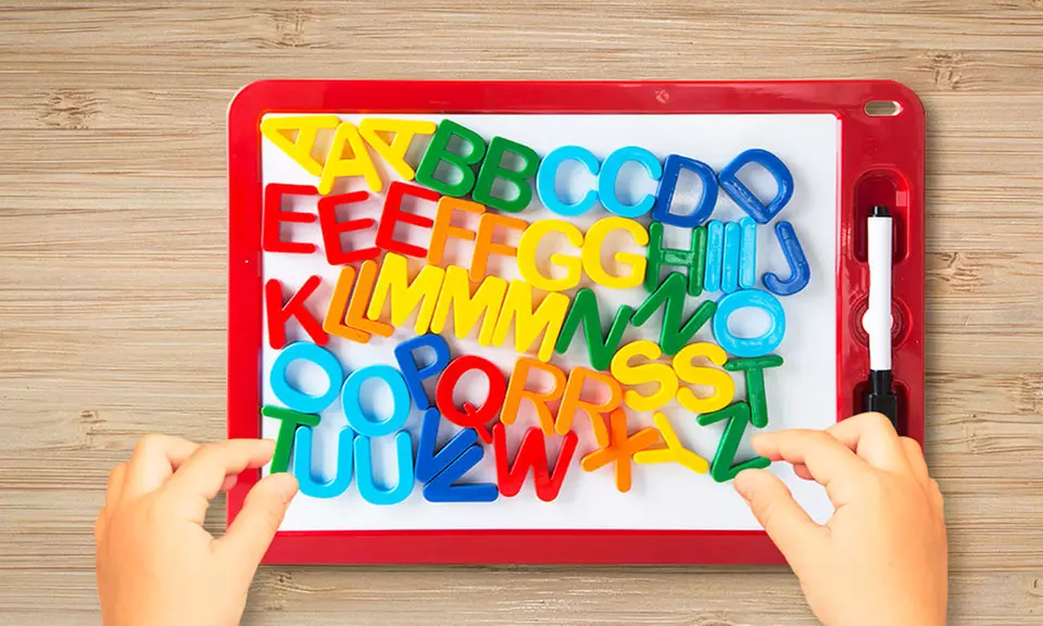 Ardoise magique 2-en-1 magnétique et ses accessoires - Primary Image