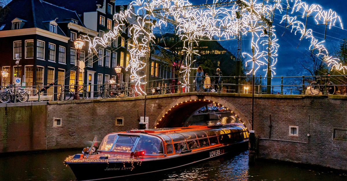 Prachtige Amsterdam Light Festival rondvaart door sfeervolle grachten