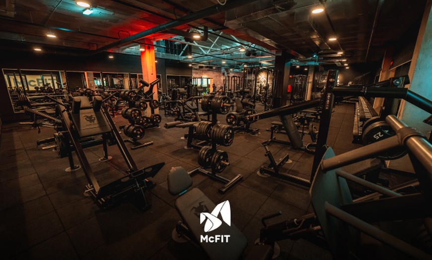 Image 8: Suscripción de 1, 6 o 12 meses a gimnasios McFIT