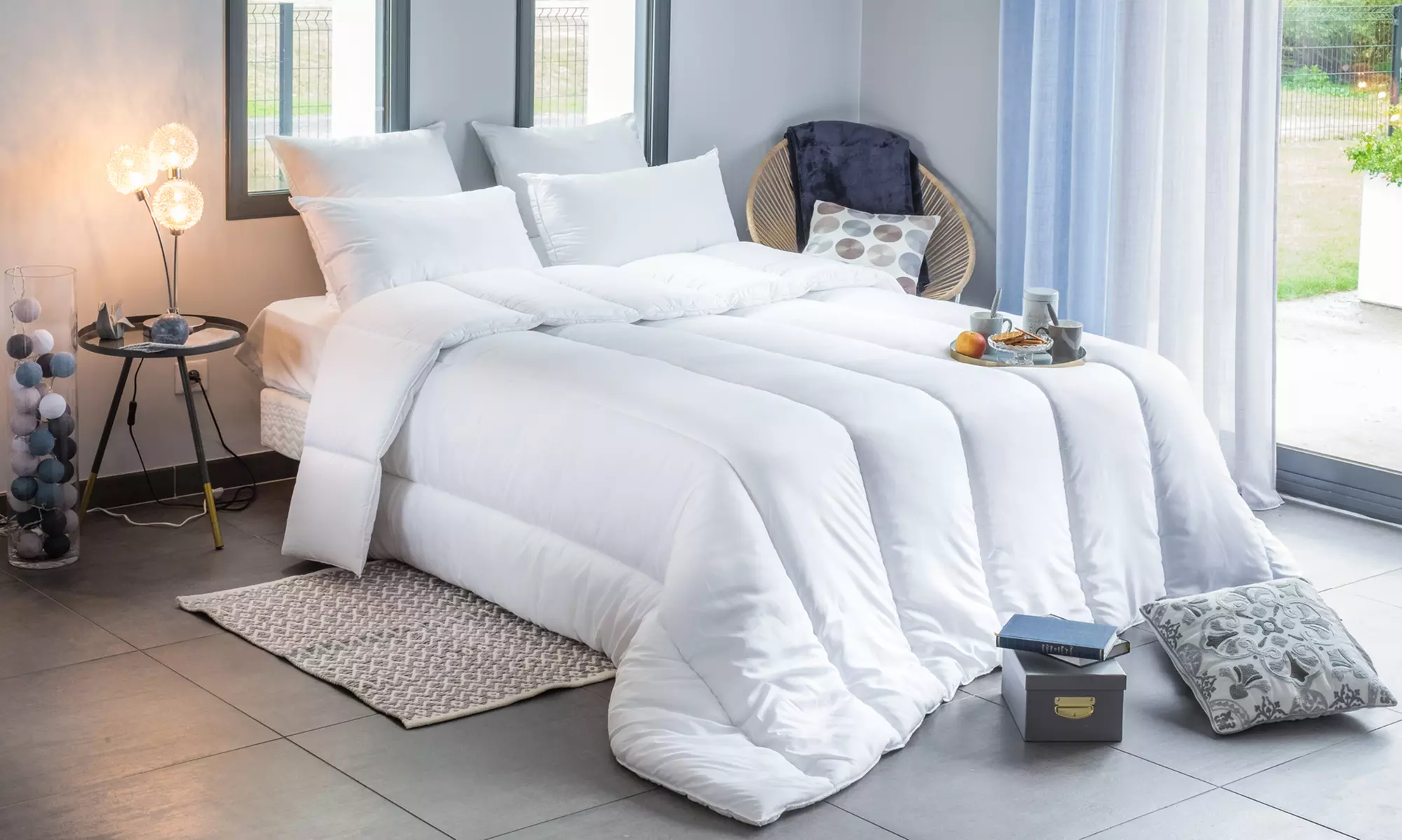 Couette "Douceur" 350 g/m² avec ou sans oreillers de la marque Blanrêve - Primary Image