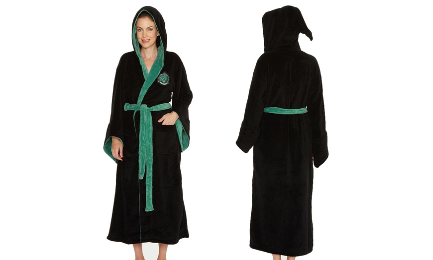 Image 4: Harry Potter Themed Bathrobe