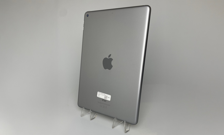 Image 2: Refurbished Apple iPad 6 32GB Space Grey