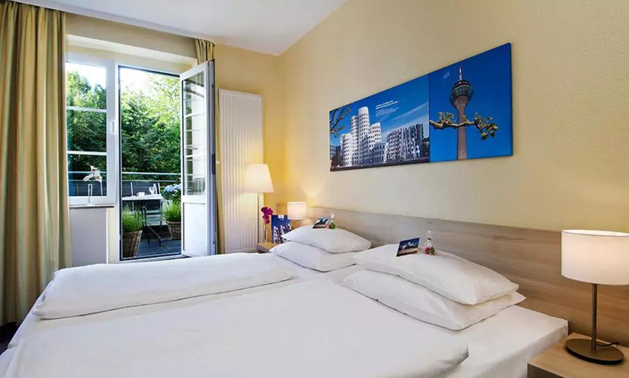 Düsseldorf: 2-3 Nächte mit Frühstück, Welcome Drink & VRR Ticket