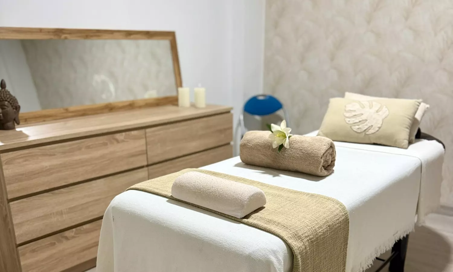 Limpieza facial flash en 8 pasos o VIP en 10 (40 o 60 minutos) para 1