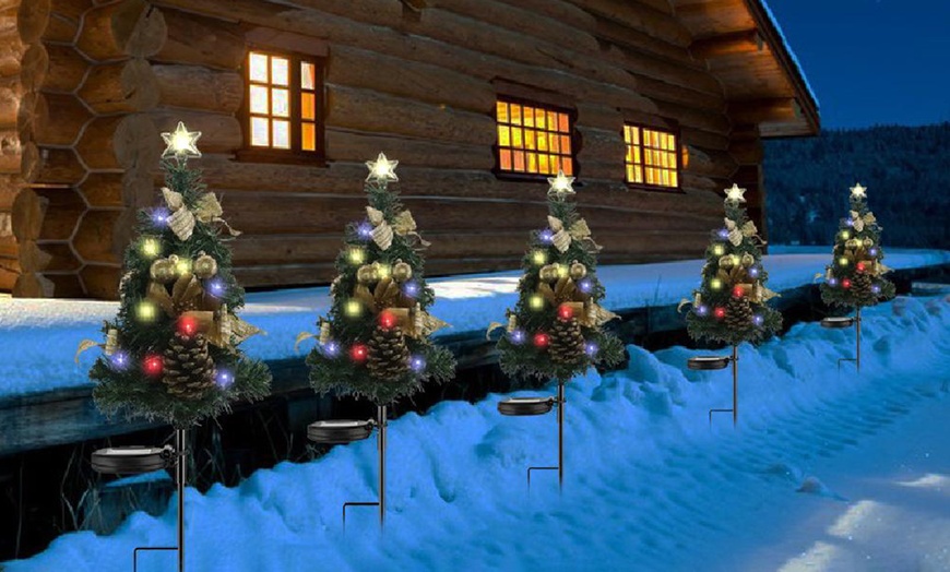 Image 4: Solar Christmas Tree Lights