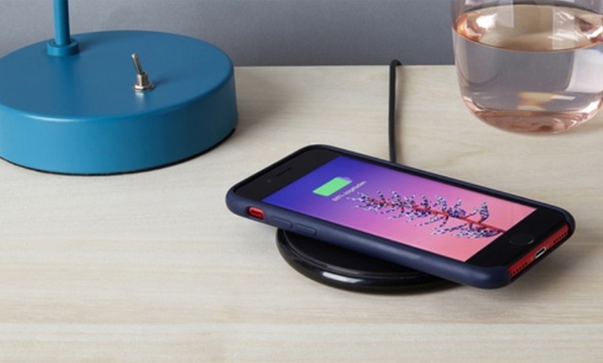 Image 3: 10W Wireless Charging Pad
