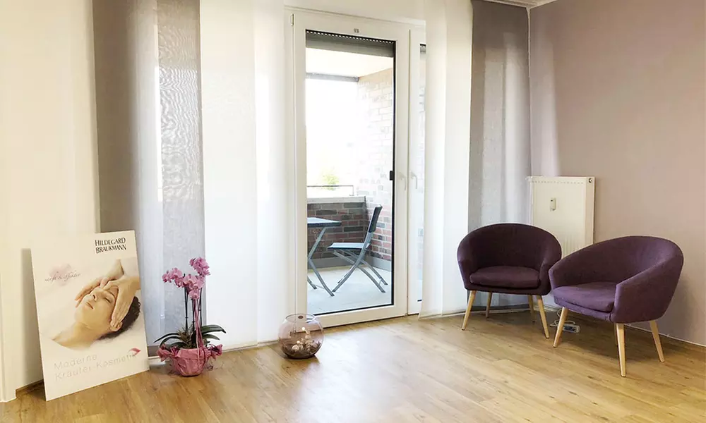 Luxus für deine Haut: Massage für Gesicht, Dekolleté & Nacken