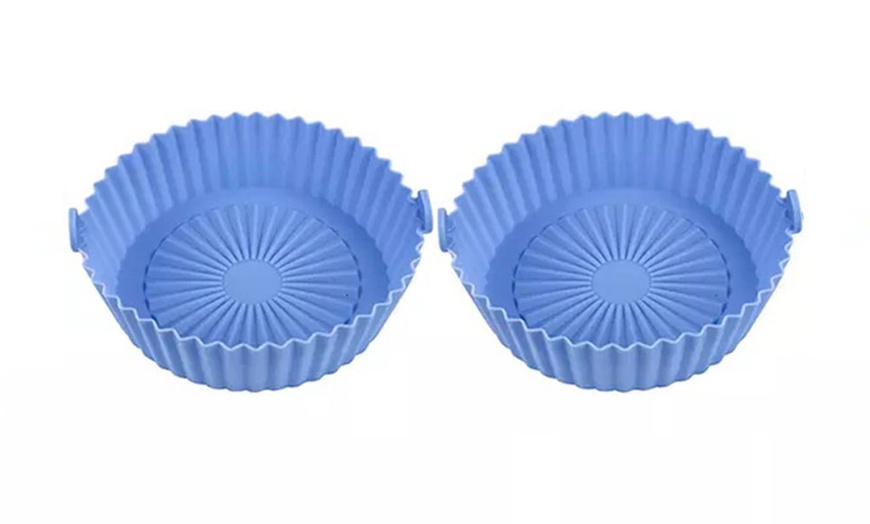 Image 5: Set of Two or Four Reusable Air Fryer Silicone Pots