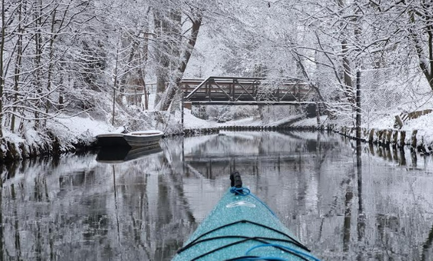 Image 1: 3 Std. Winter-Paddeln mit Glühwein für 2 oder 4 Personen