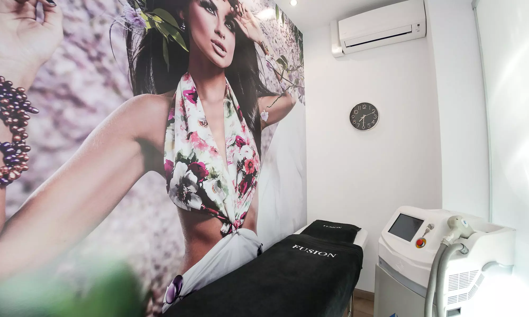 Tratamiento facial efecto lifting en Clínicas Láser Fusión Raimundo