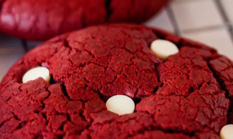  $15 or $30 towards Food & Drinks, Half or Full Dozen Cookies  