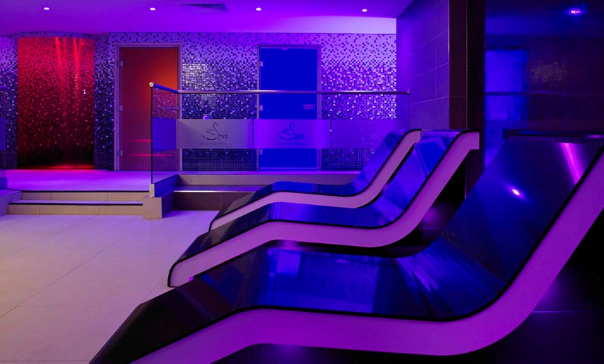 Image 9: 4* Knowsley: Standard King Room Stay w/Breakfast, Spa Treatment & More