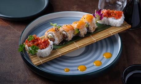 Box sushi da 24 o 48 pezzi al ristorante Kanji Milano Finest Fusion (sconto fino a 28%). D'asporto su 3 sedi