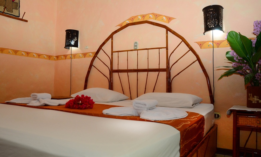 Image 6: ✈ 8-Night Costa Rica Volcano and Beach Vacation w/Air, SUV