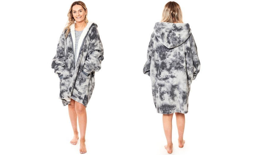 Image 3: Adults Sherpa Zip-Up Oversized Hoodie Blanket