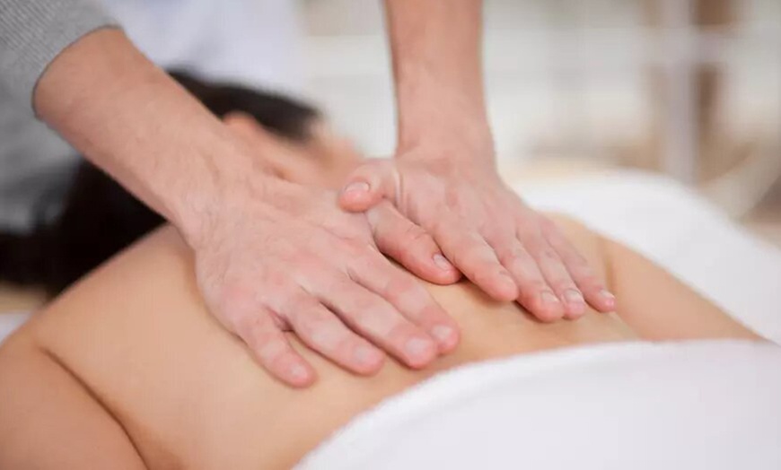 Image 1: Pause bien-être à Agde : massage balinais, californien ou suédois