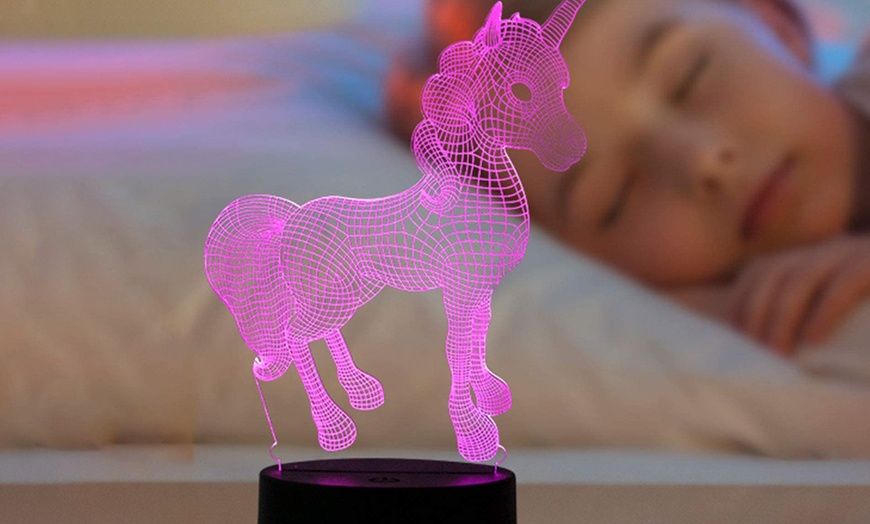 Image 6: 3D LED Hologram-Effect Lamp