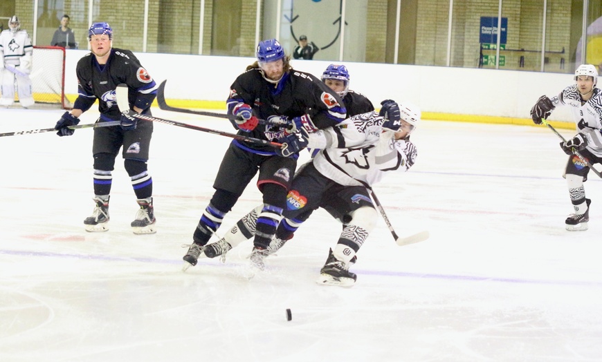 Image 8: Invicta Mustangs Ice Hockey