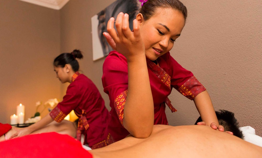 Image 6: Ritual de masaje tailandés en pareja con opción a jacuzzi en Kamai Spa