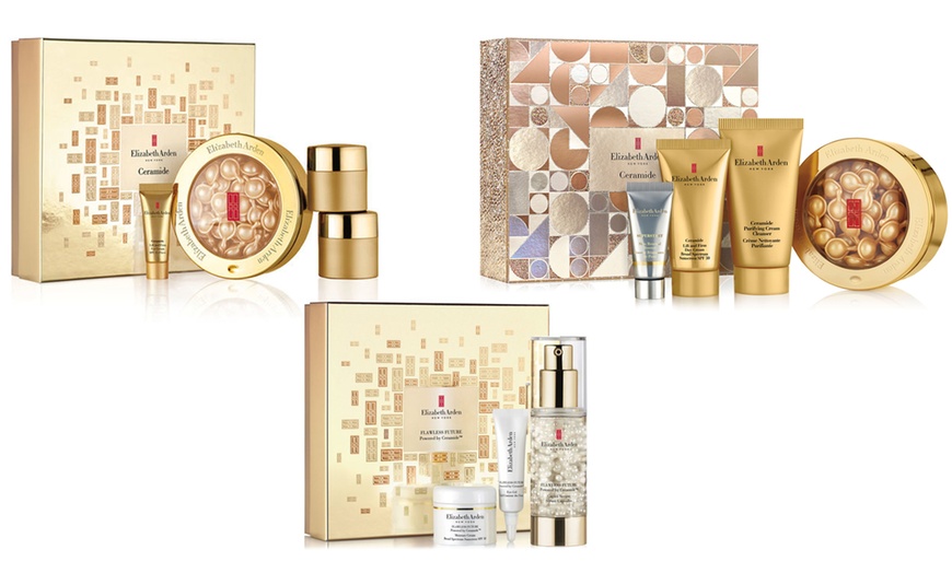 Image 1: Elizabeth Arden Cosmetic Gift Set