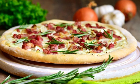 2 tartes flambées salées et 2 desserts au choix pour 2 personnes à 26,50 € au restaurant L'authentic