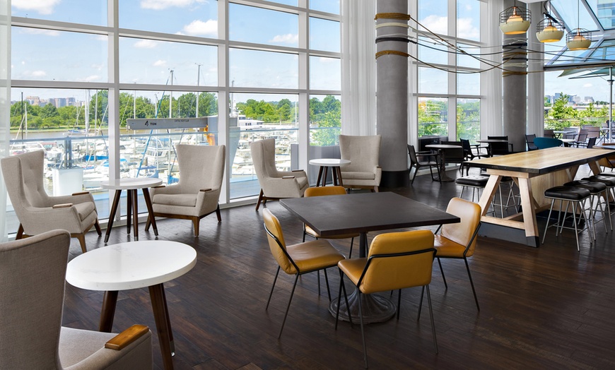 Image 8: Boutique Hotel with Stunning Potomac Views and Central Location