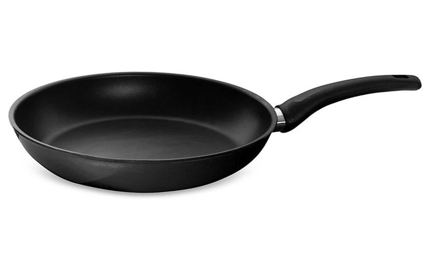 Image 2: Heavy-Duty Frying Pans