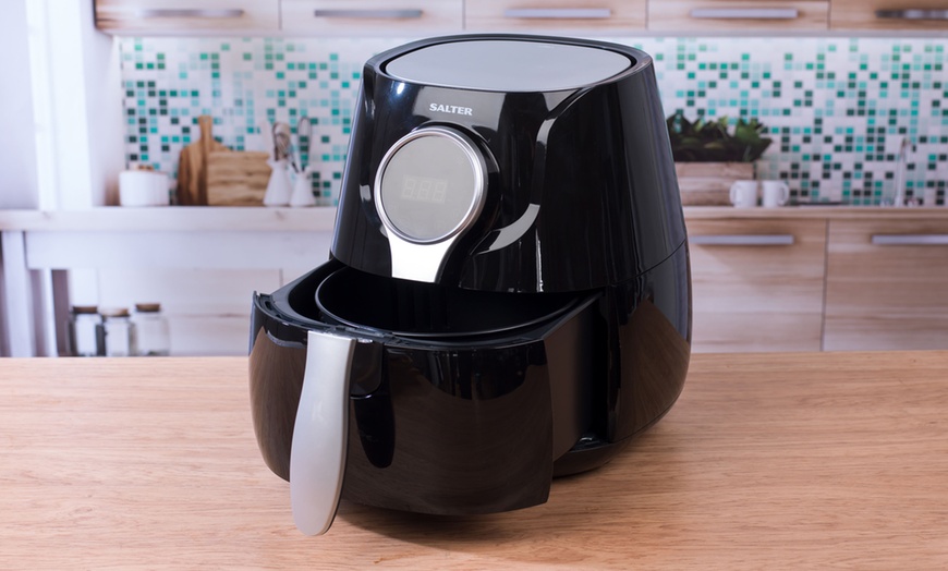 Image 4: Salter Digital Hot Air Fryer