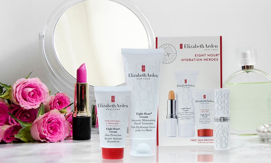 Image 7: Elizabeth Arden Skin Care Set