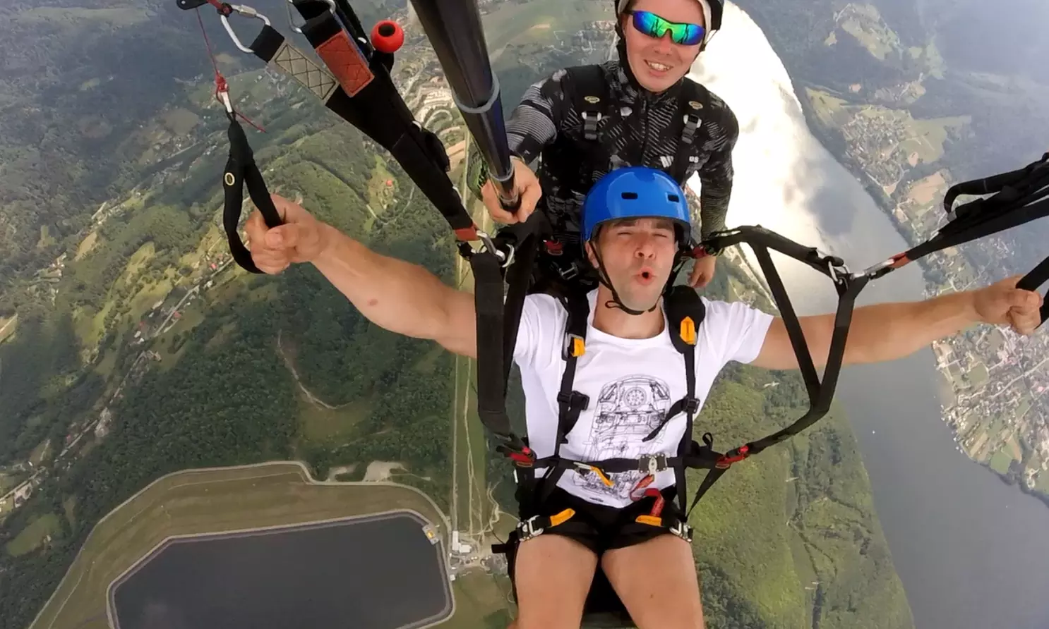 Paralotnia – ekscytujące loty tandemowe z Góry Żar i Góry Skrzyczne