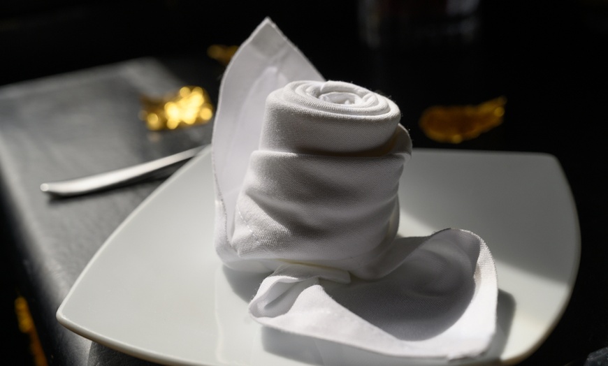 Image 10: The Crazy Bear | Thai 12-Plate & Drinks | Beaconsfield & Stadhampton