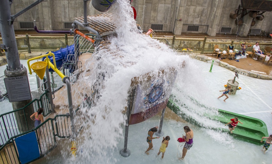 Image 5: Waterslides & Skiing at Jay Peak