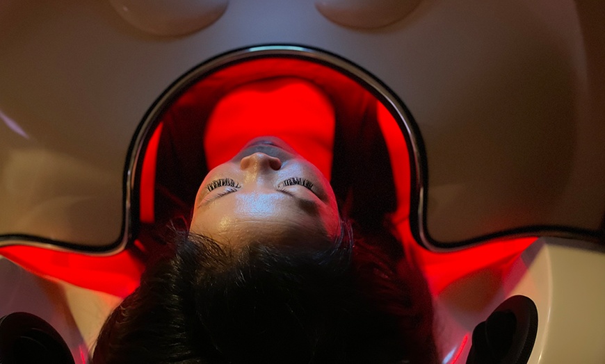 Image 1: 30-Minute BodyPOD Treatment