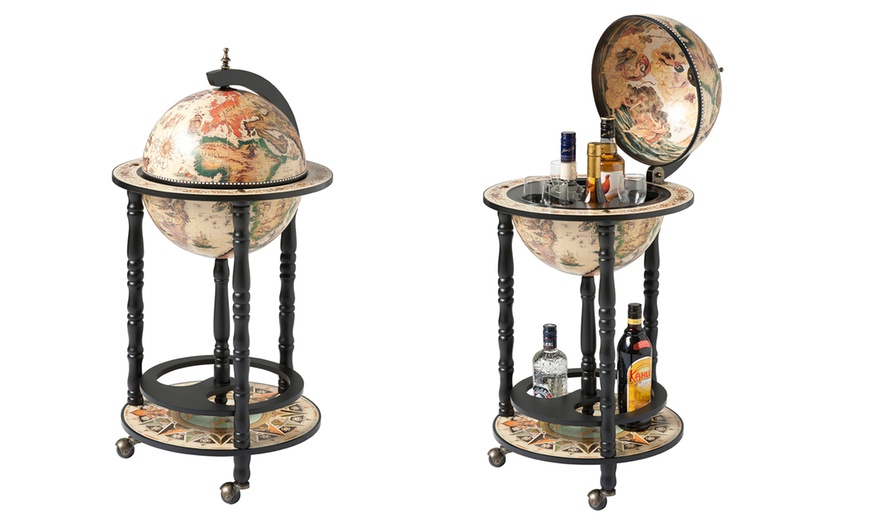 Image 11: Bar Globes