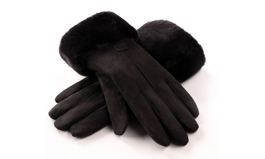 Image 3: One or Two Sherpa Lined Gloves 