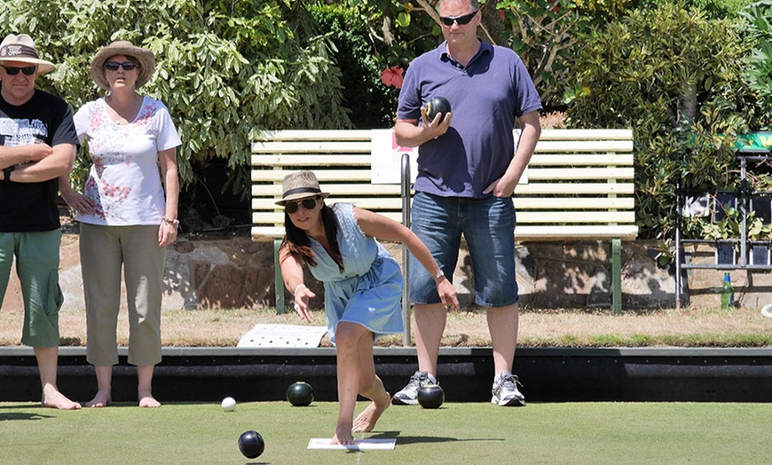 Image 2: Lawn Bowls Package For 4 People