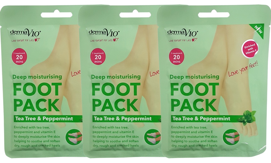 Image 18: Up to Six Derma V10 Moisturising Foot Packs