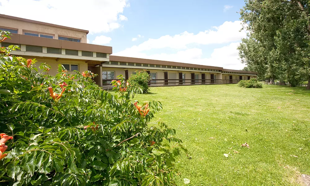 Bourgogne: Chambre Double vue Saône avec petit-déjeuner et dîner en option pour 2 à l'Hotel La Vieille Ferme - Second Medium