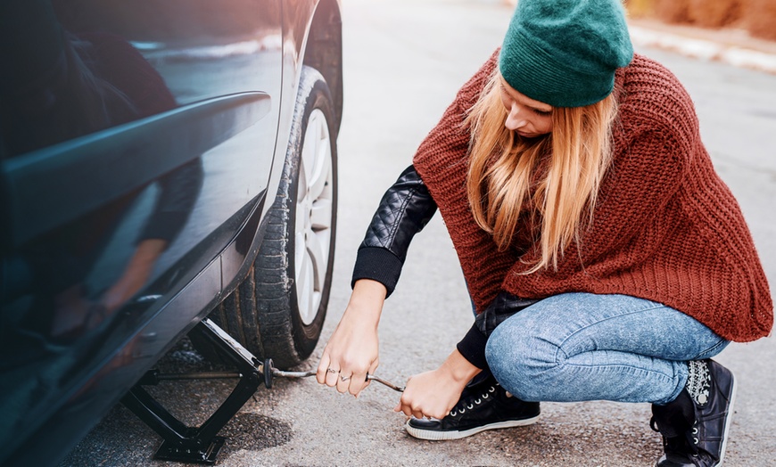 Image 3: Car maintenance online course