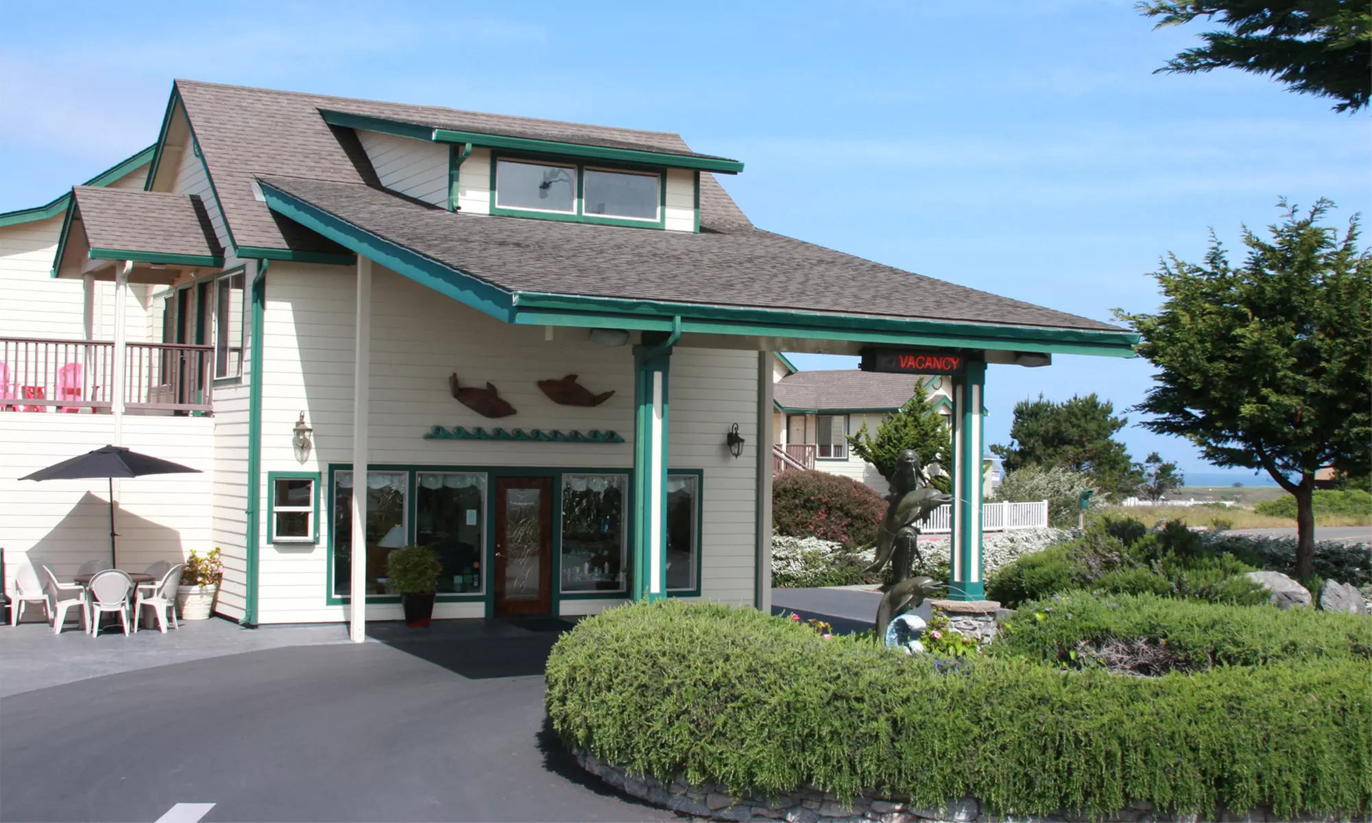 Stay at Emerald Dolphin Inn in Fort Bragg, CA, with Daily Activities for Two and $10 Dining Credit. Dates into June. - Primary Image