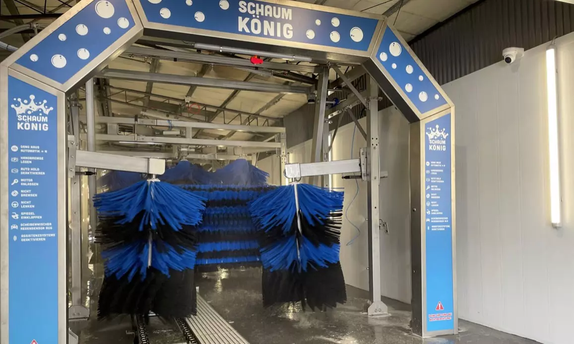 PKW-Premium-Außenreinigung „Königliches Schaumbad“ inkl. Protectorwax - Second Medium