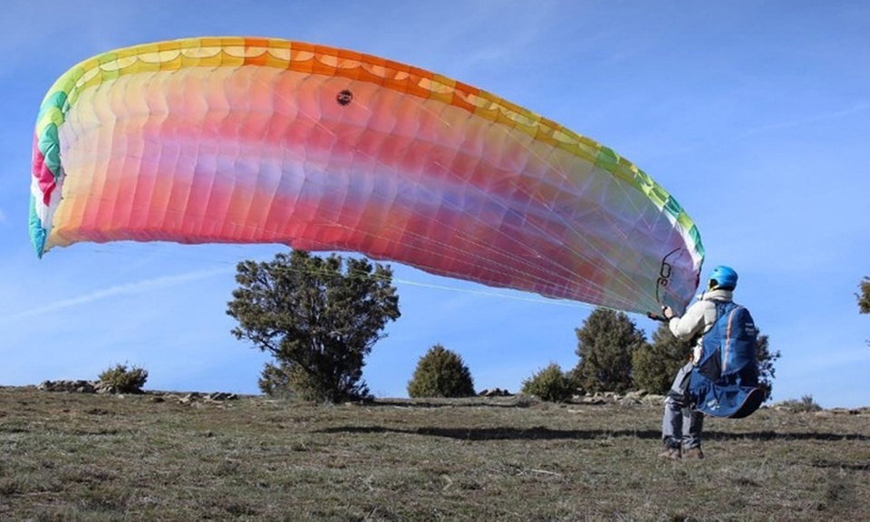 Vuelo biplaza en parapente para 1 o 2 personas en De Madrid al Cielo