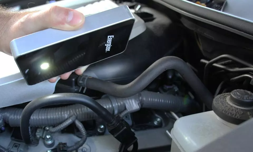 Energizer 600A UL-Listed 11100mAh Portable Jump Starter and Power Bank - Second Medium